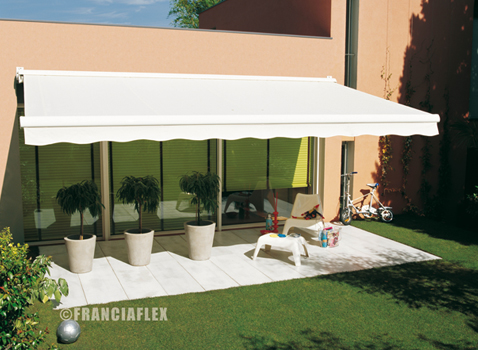 Le store de terrasse Felicia de Franciaflex